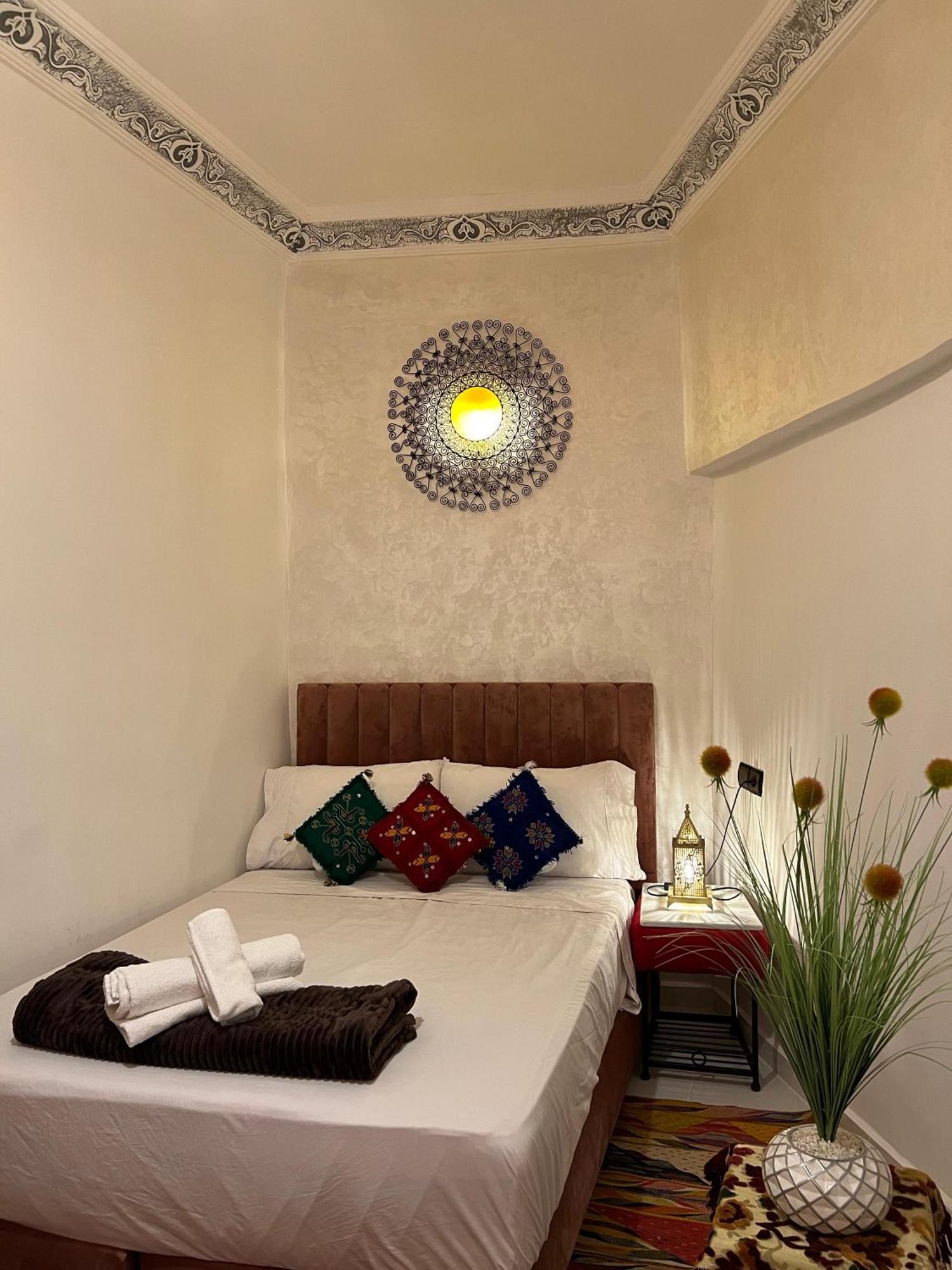 Appartement Authentique A La Medina De - A Deux Pas De Bab Bou Jeloud & Des Souks *